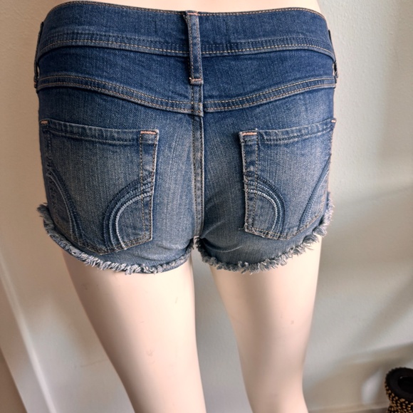 Hollister Jean Shorts - Picture 3 of 4